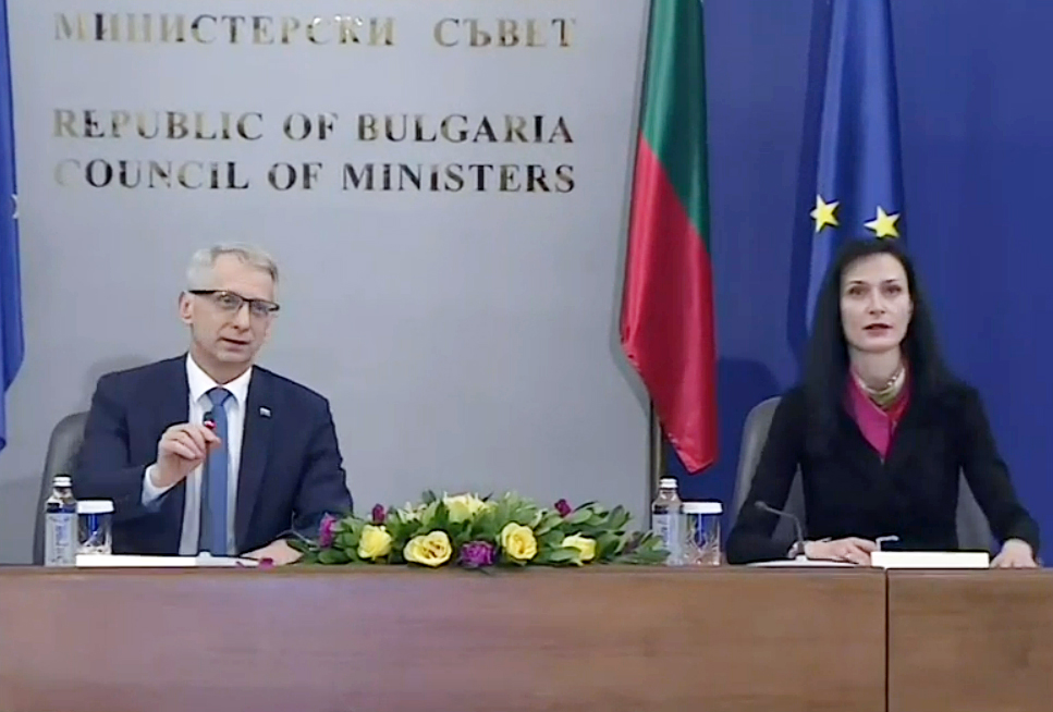 Правителството Денков-Габриел дава отчет за дейността си
