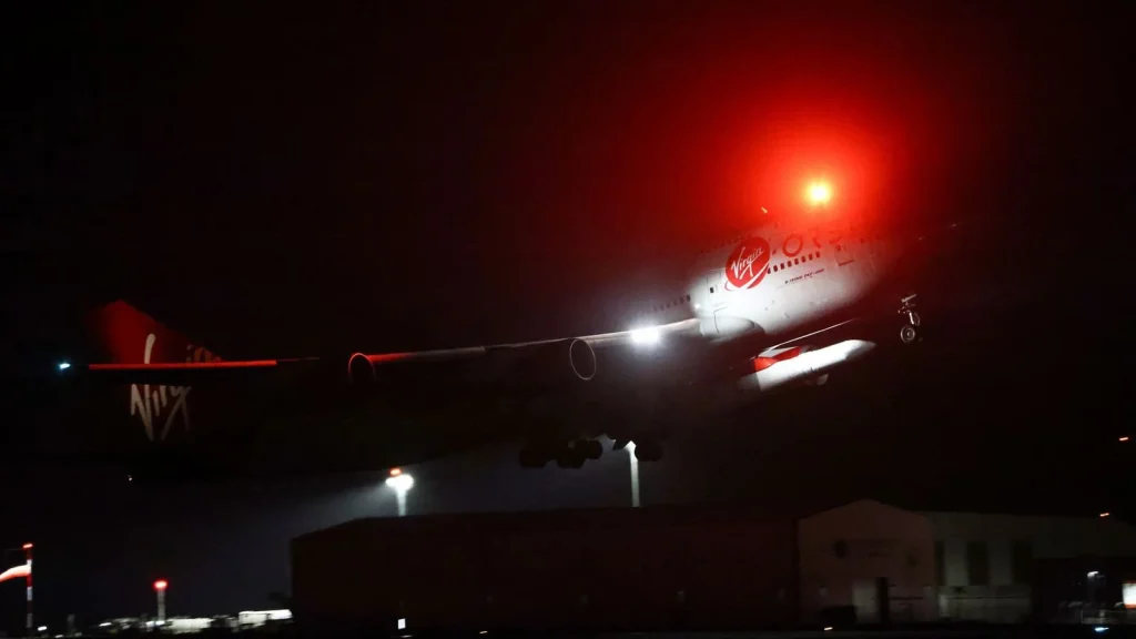 британска космическа ракета великобритания "оинг 747 Козмик Гърл