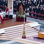 папа бенедикт шестнадесети XVI погребение