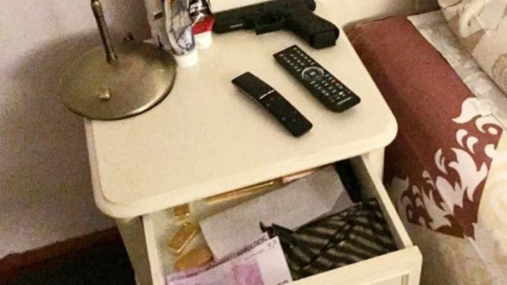 Досъдебното производство за чекмеджето е прекратено 2 чекмедже кюлчета бойко борисов