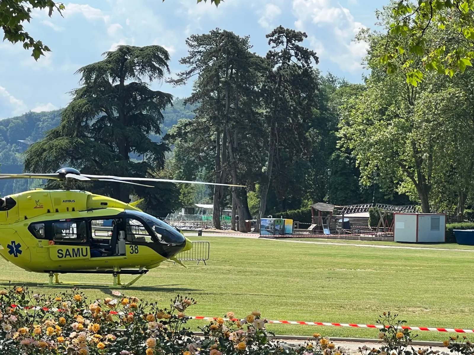 анси франция нападение с нож малки деца