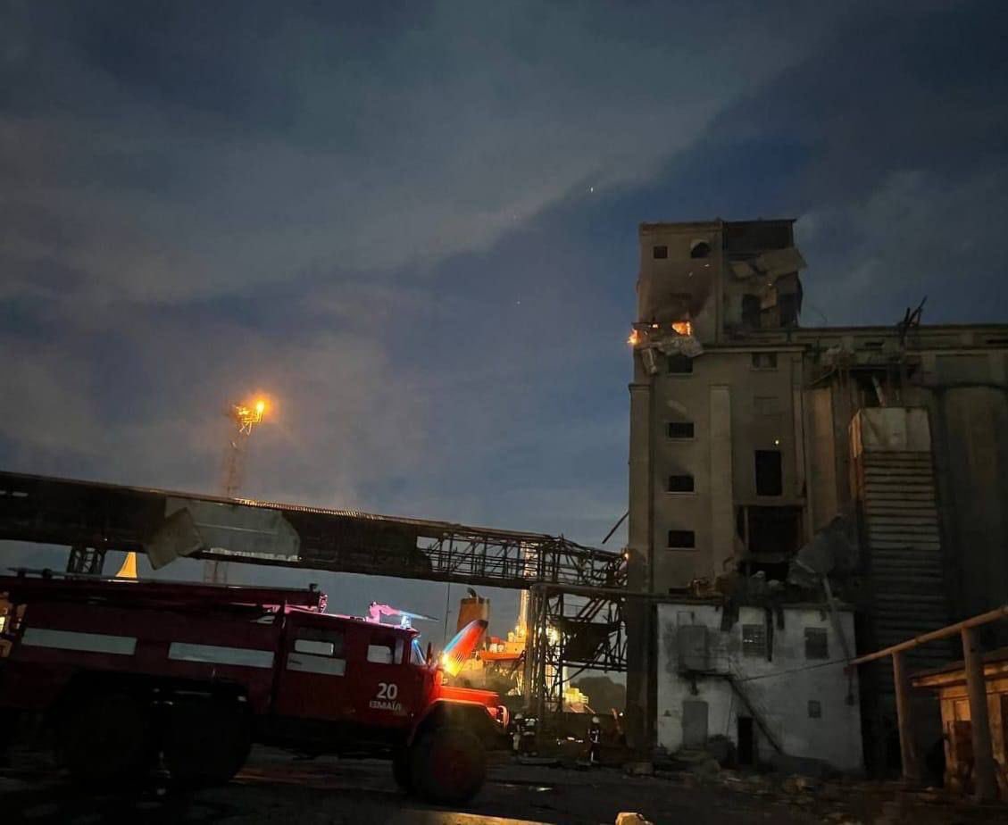 измаил украинско дунавско пристанище украйна украински зърнени пристанища