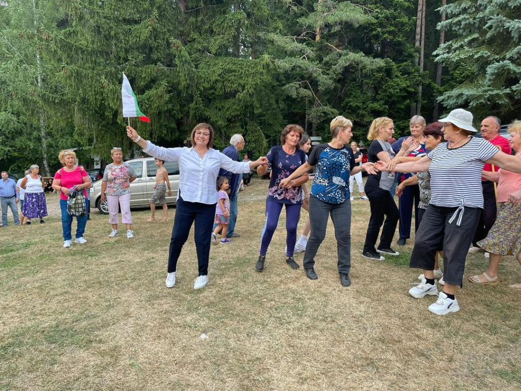 Депутатите от БСП няма да подкрепят промени в Конституцията, заяви Нинова 3 корнелия нинова жабокрек