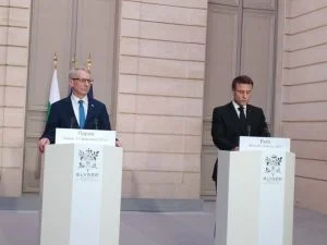 макрон денков, денят по диагонал