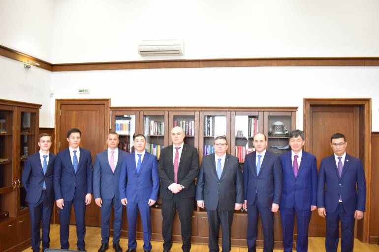 цацаров казахстан