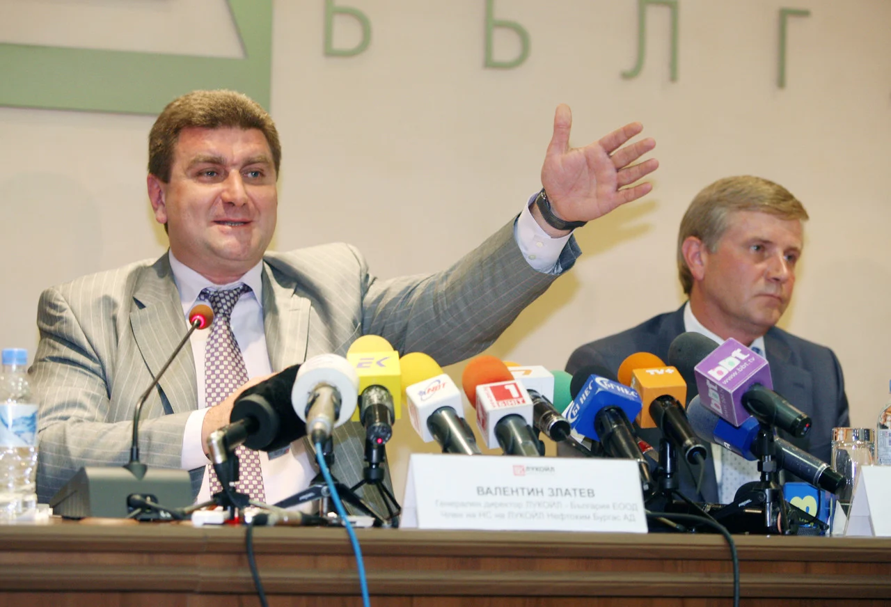 Пресконференция ЛукойлВалентин Златев - генерален директор Лукойл България ЕООДОлег Дуров - началник н ГУ Нефтопререботка и нефтохимия  ОАО Лукойл