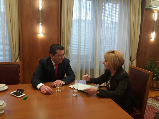 манолова