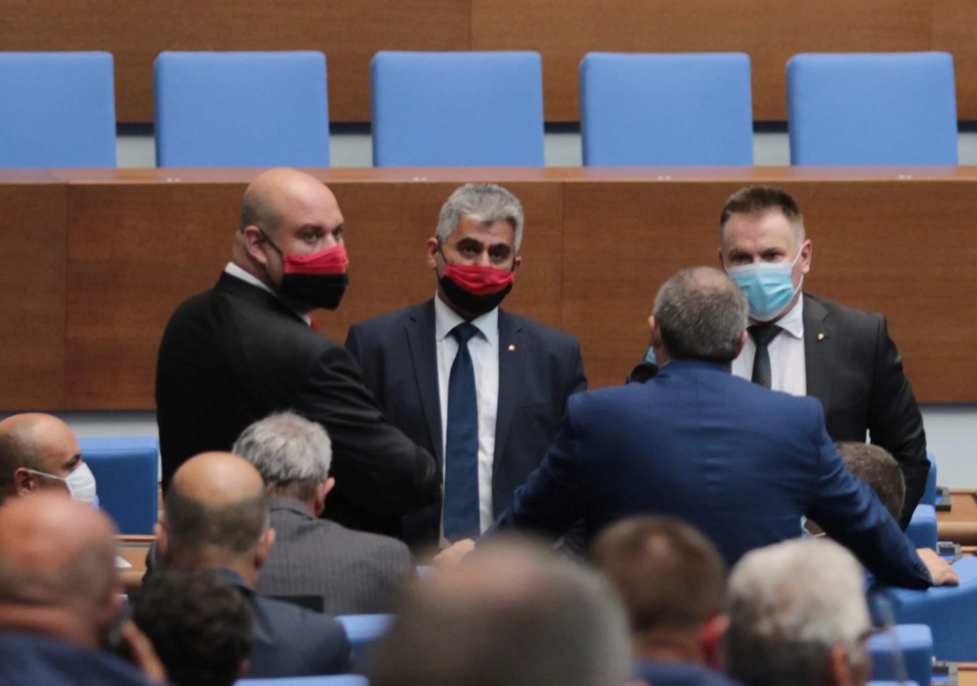 Парламент депутати
