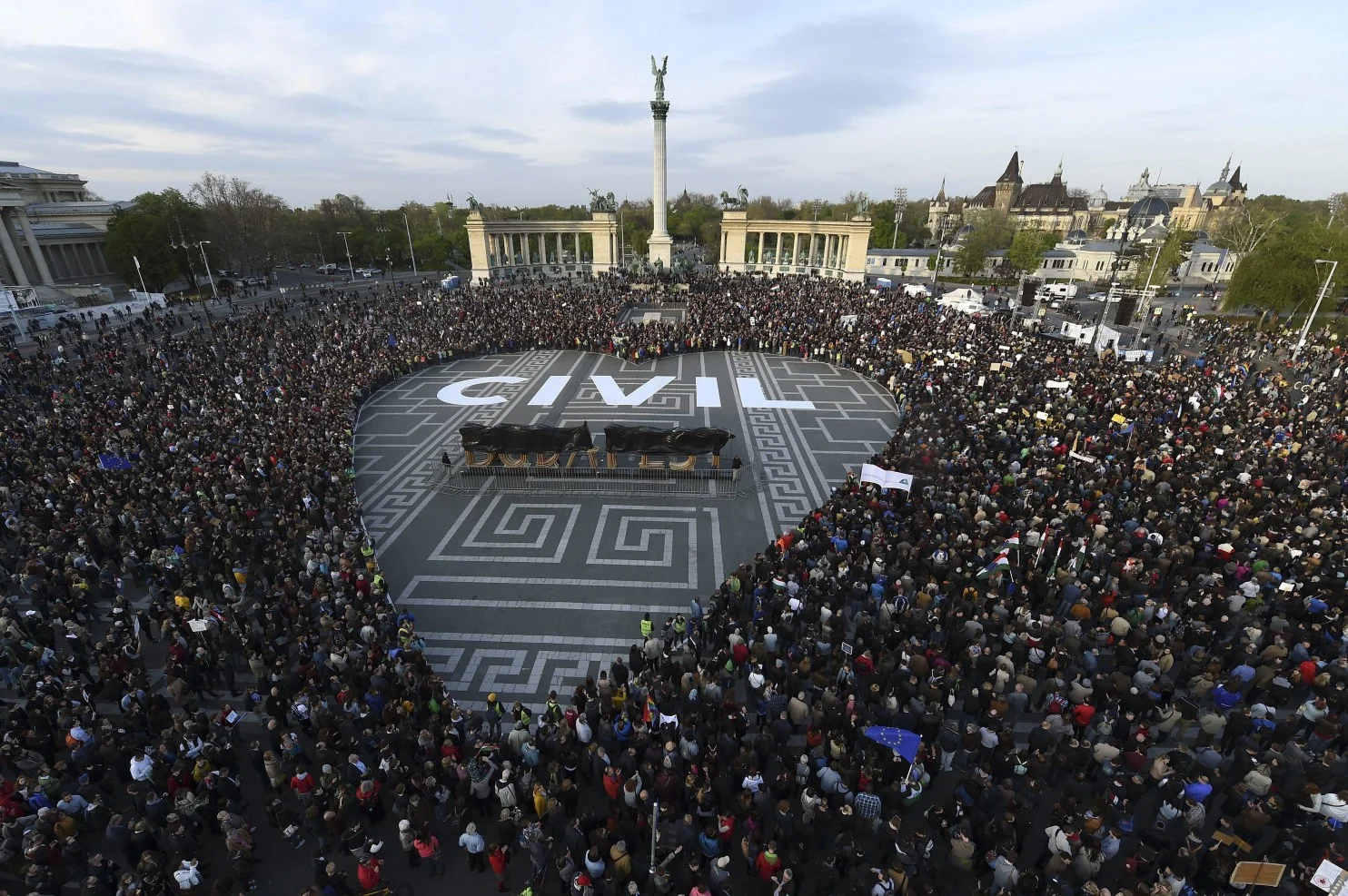 протест будапеща