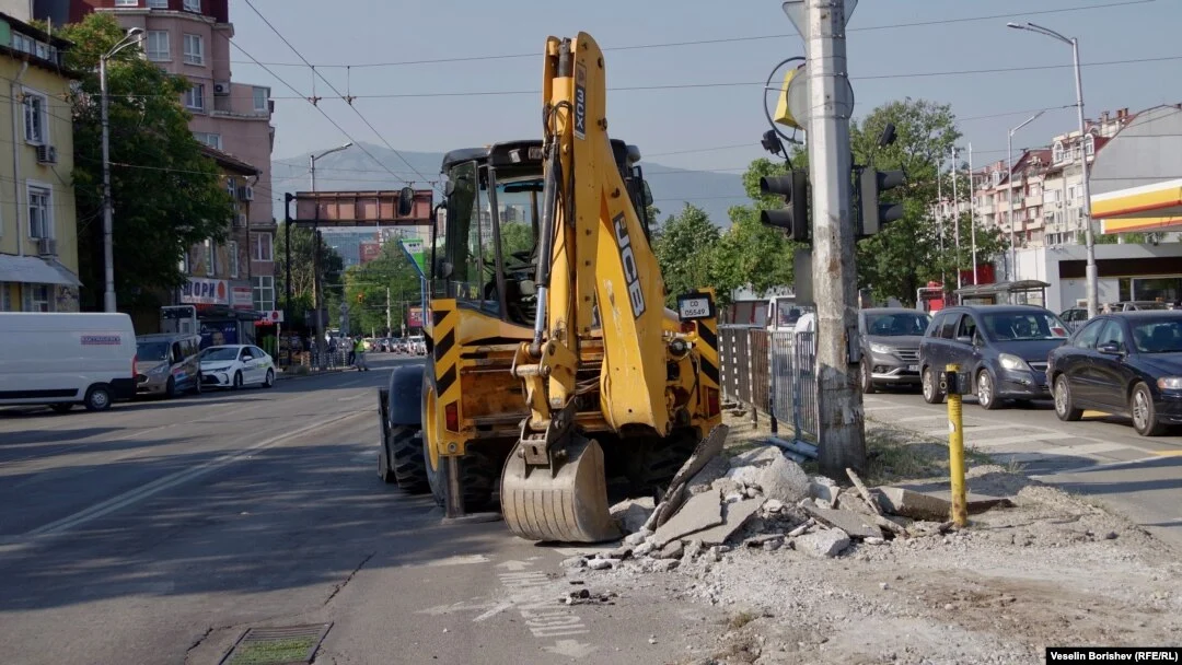 Временно се променя движението в части на улица "Опълченска"