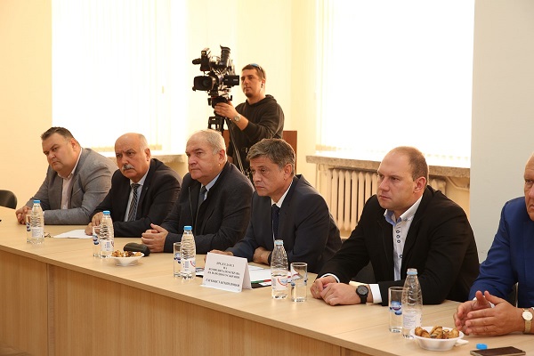 комисия по отбрана
