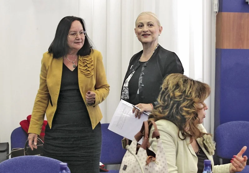 Синдикът Ганка Кольовска (вляво) и адвокат Цвета Маркова обявиха на специална пресконференция