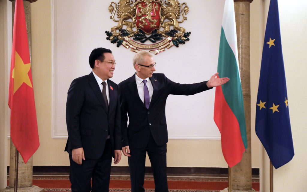 Николай Денков