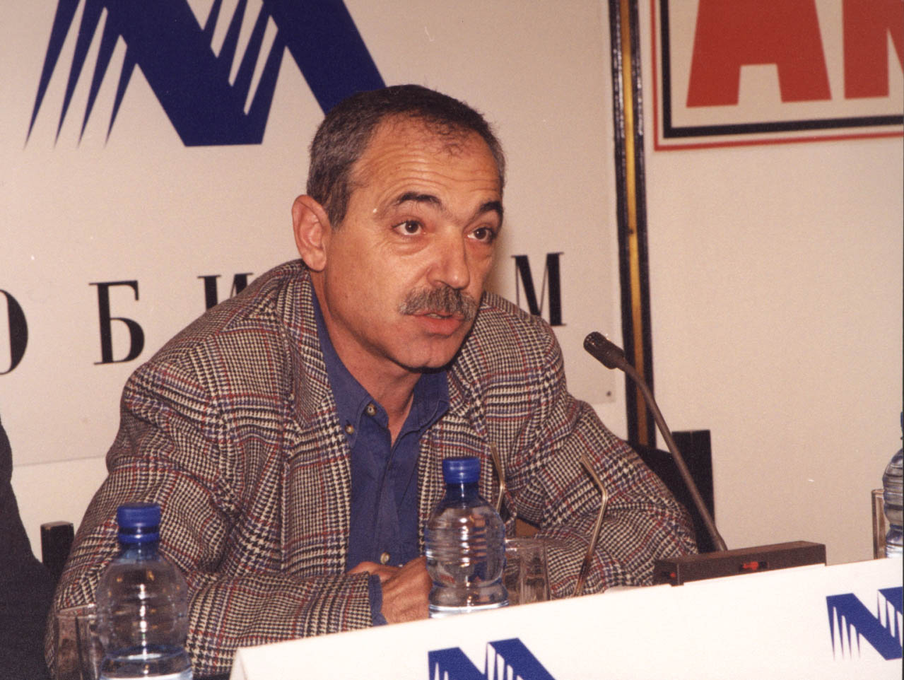 Дискусия - "Бюджет 2001"Минчо Коралски - бивш мин. на труда и социалните грижи в кабинета на Жан Виденов