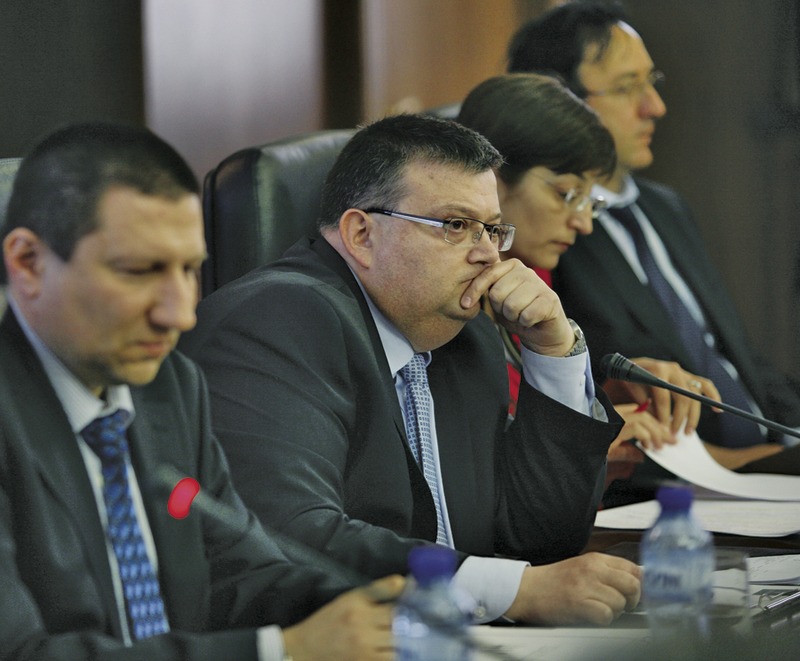 Студентите по право харесват критичния тон на главния прокурор Сотир Цацаров.