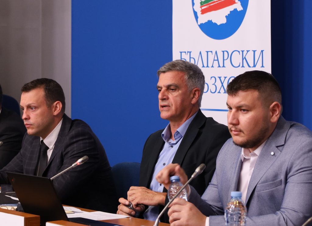 "Български възход" решава кого да подкрепи за председател на парламента 7 БТА пресконференция Стефан Янев Български възход