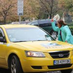 Таксиметровите шофьори излизат на протест заради високия данък "такси"