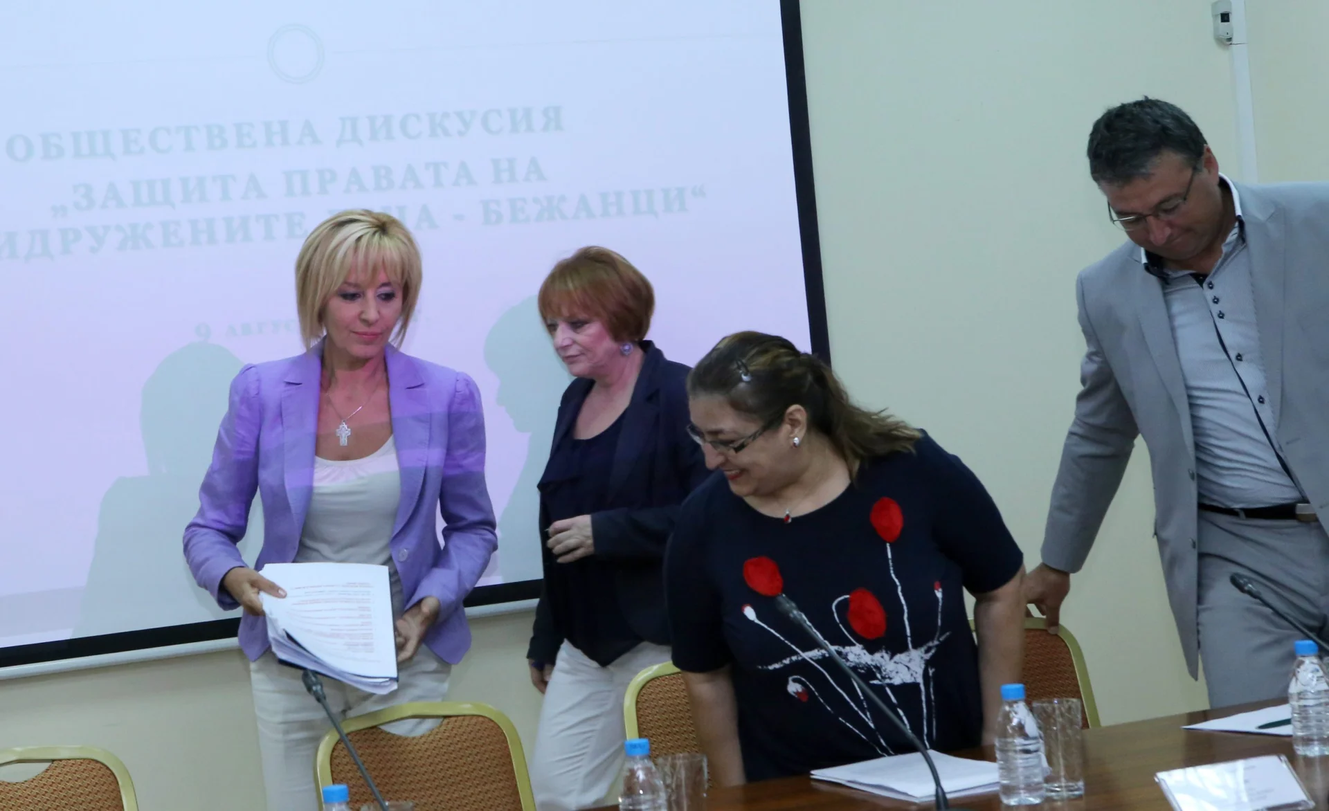 Oбществена дискусия на тема „Защита правата на непридружените деца – бежанци”