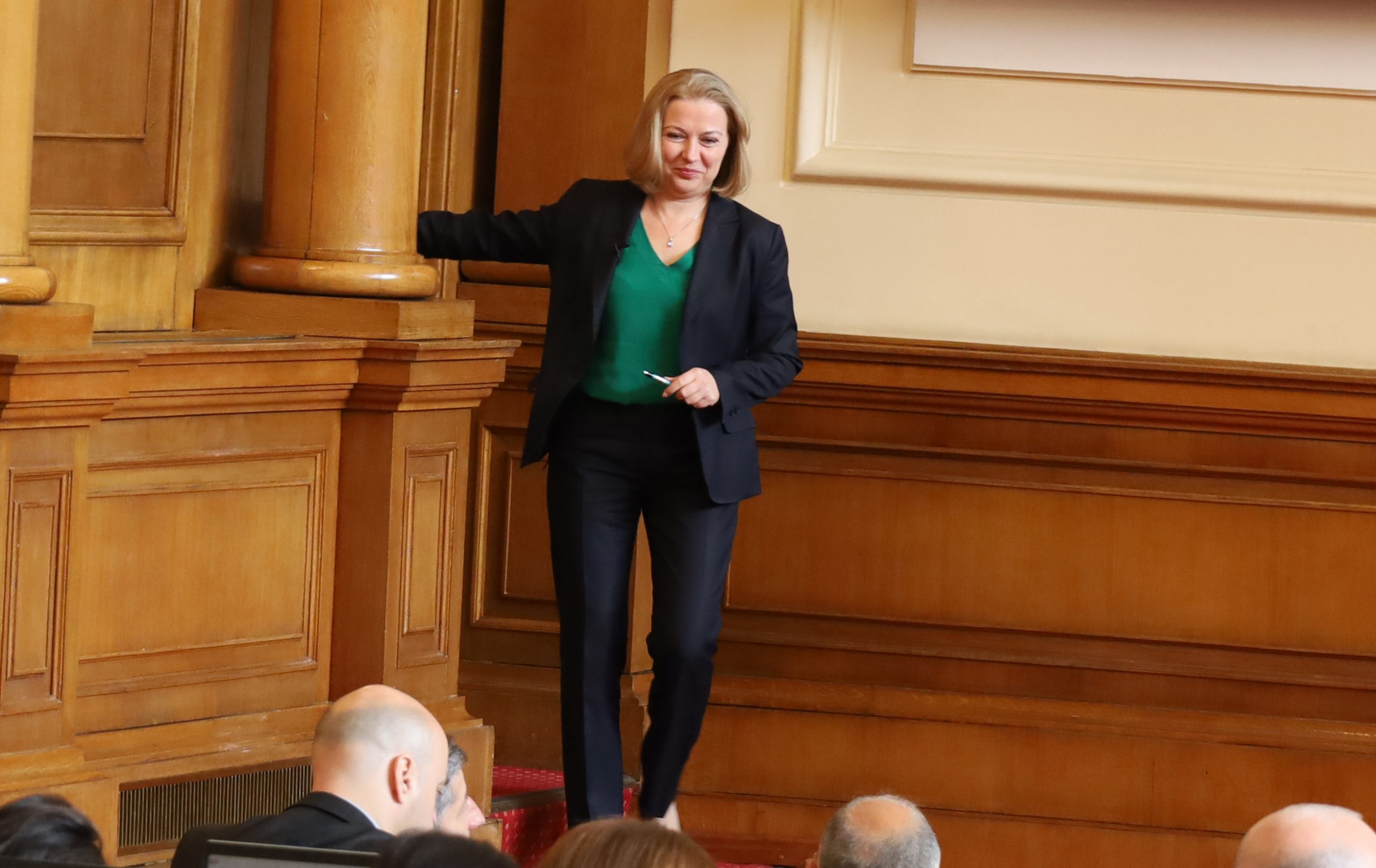 Парламент Надежда Йорданова