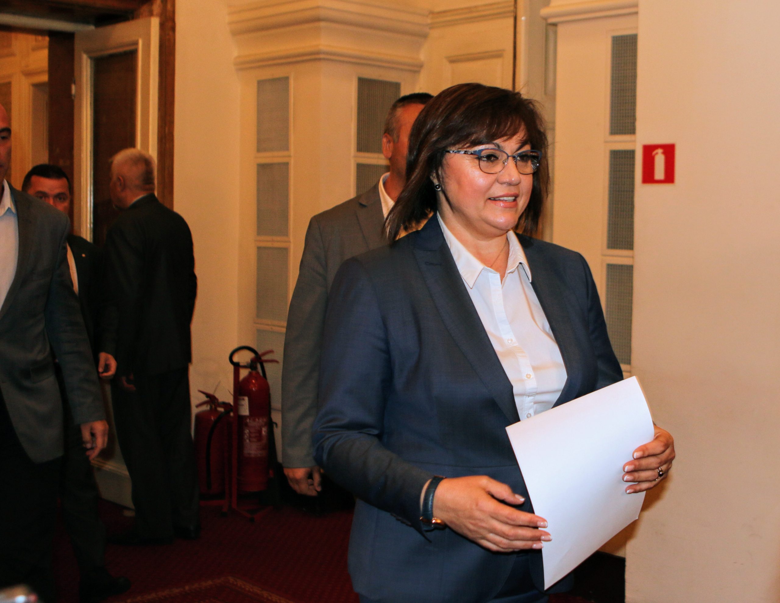 Парламент Корнелия Нинова БСП