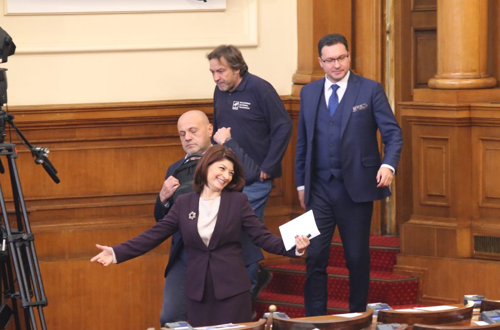 Без разговор между политиците няма политика 7 Парламент заседание