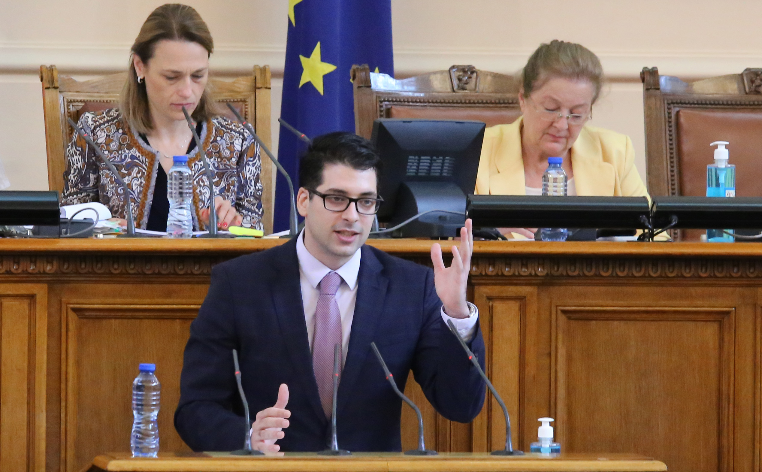 Парламент Атанас Пеканов