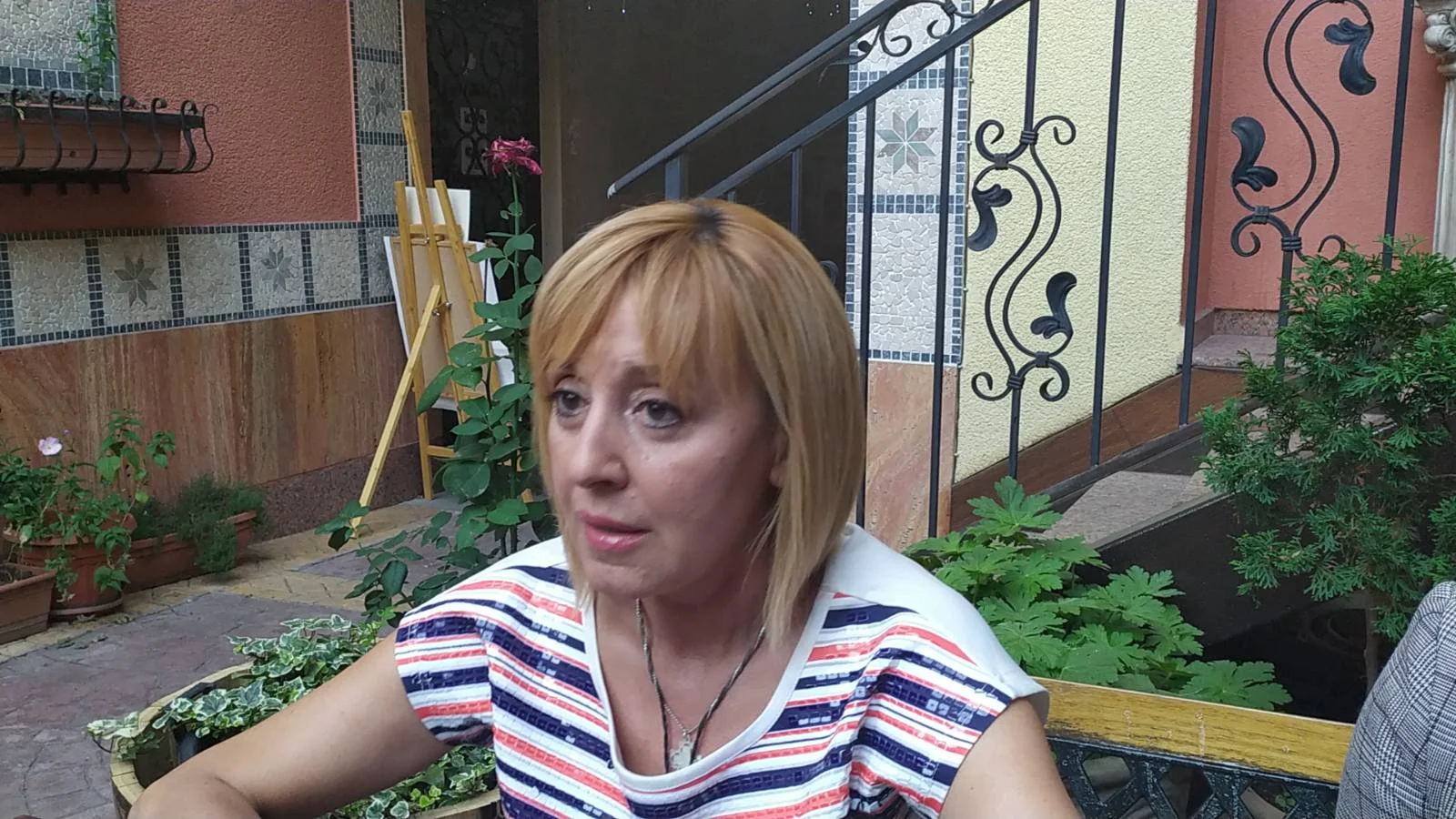 Мая Манолова