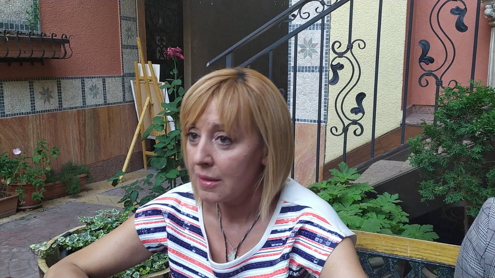 Мая Манолова