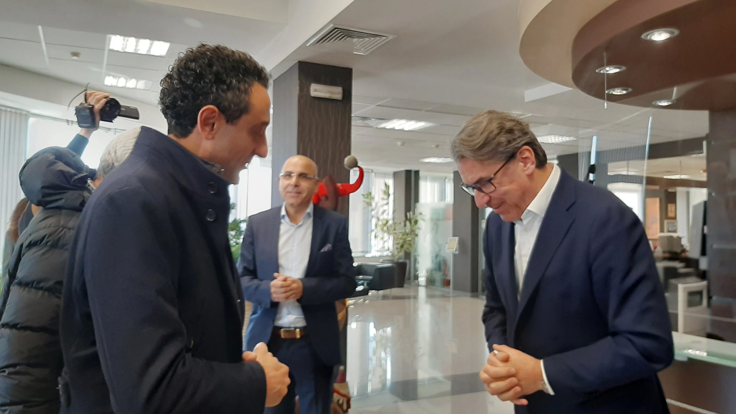 Министър на иновациите и растежа Даниел Лорер  среща с Максим Митков и Щефан Пиерер - ръководителите на новоучреденото българо-австрийско дружество "Пиерер & Макском Мобилити“ ООД електрически велосипеди