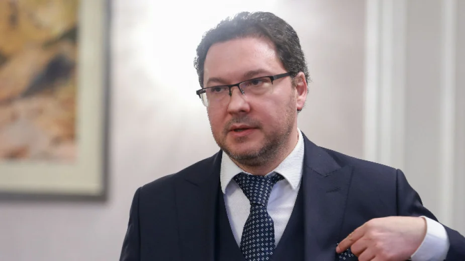 Даниел Митов заяви, че записът от побоя над Николай Кожухаров потвърждава версията на МВР