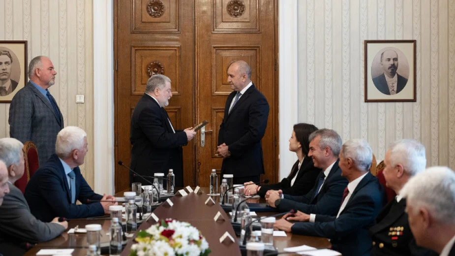 "Когато паметта за кръвопролитията изчезне, те неизбежно се повтарят", това е заявил държавният глава Румен Радев на среща с представители на военно-патриотичните съюзи в България