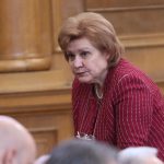Парламент Менда Стоянова