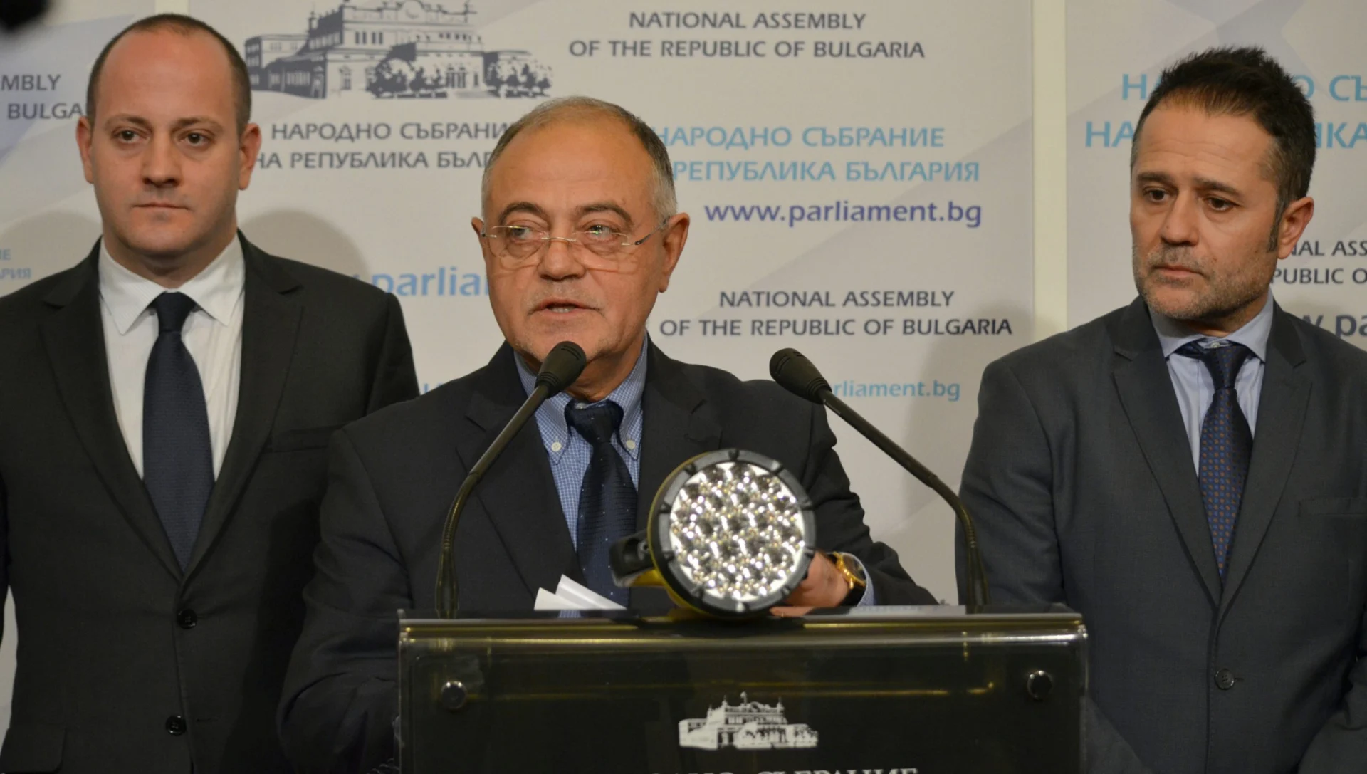 Парламент Радан Кънев