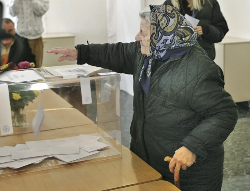 С всяка пусната бюлетина дори най-бедният избирател дава не само гласа си