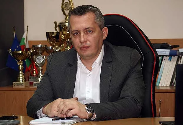 николай хаджиев