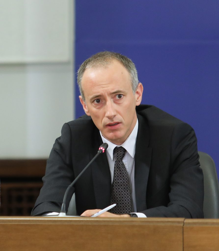 Министърът на образованието увери, че матурите ще се проведат по план 5 Министърът на образованието увери, че матурите ще се проведат по план