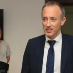 Училищата ще решават каква процедура да приложат при законова забрана за телефони в клас