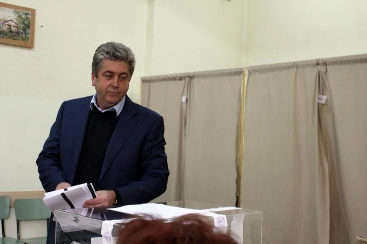 Лидерът на АБВ гласува за добри управници