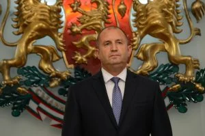 Румен Радев награждава висши военни