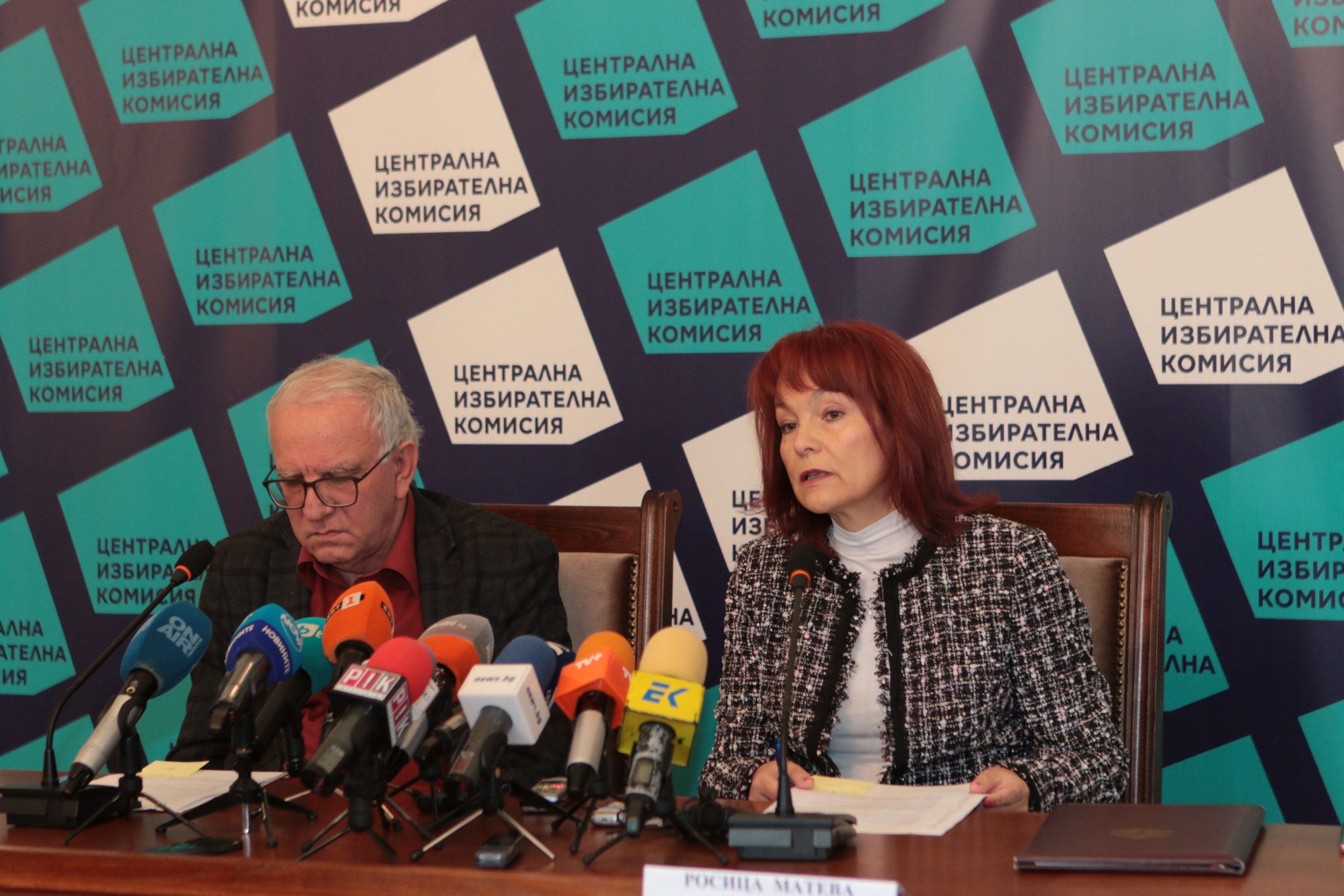 Пресконференция на ЦИК Цветозар Томов Росица Матева