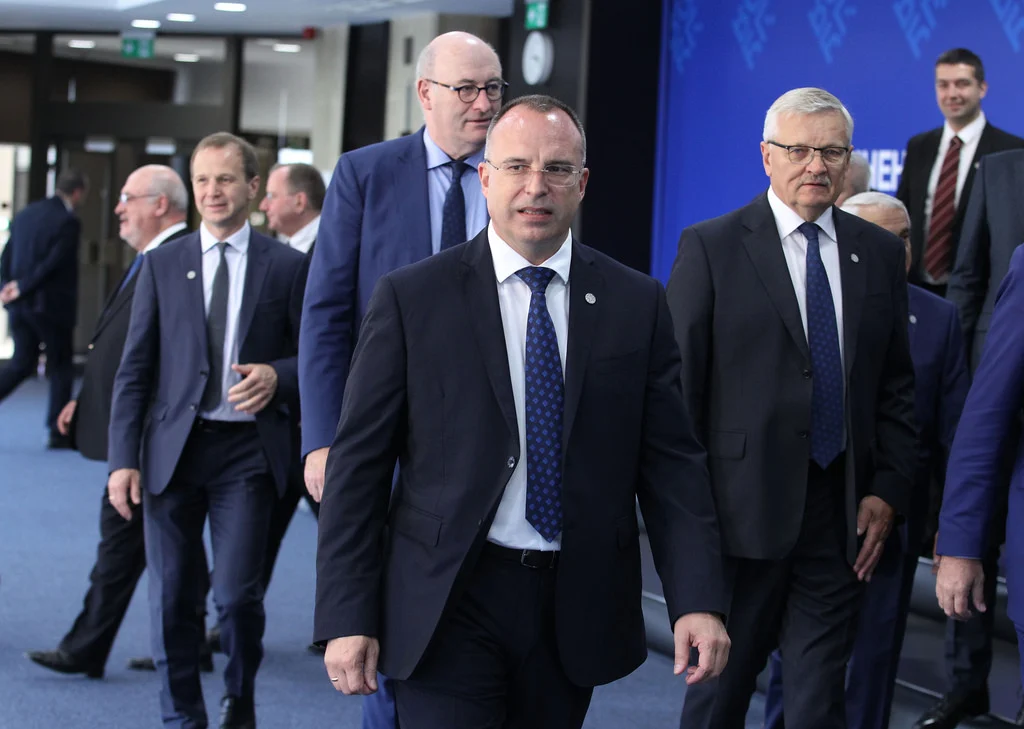 порожанов