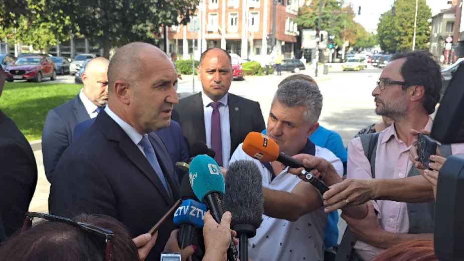 Президентът Радев за нападението в Русе: Този разпад на държавността трябва да спре