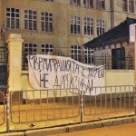 На Глобалния ден на бежанците през декември м.г. неизвестни активисти разпънаха трансперант пред МВР