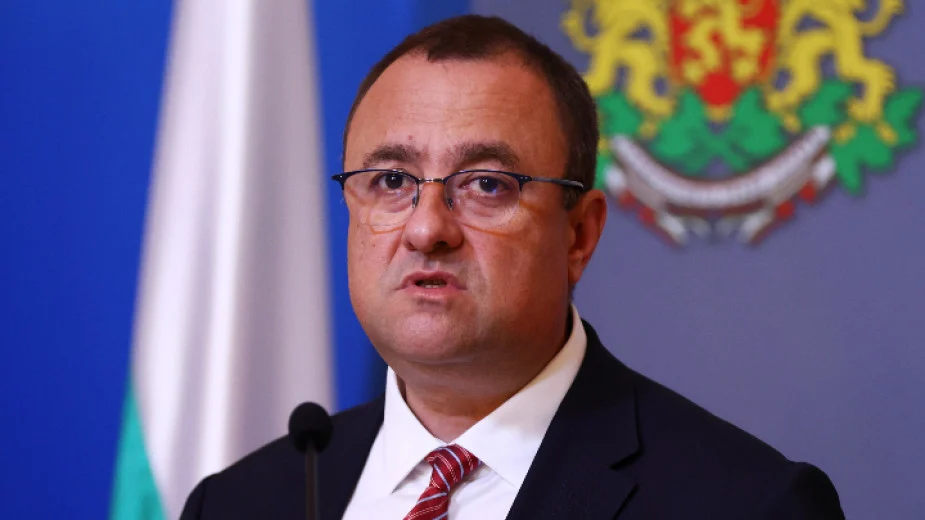 Регионалният министър подкрепя да има затвор за незаконни сметища и предлага същото за строежи от висока категория