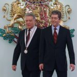 Гербовата зала на „Дондуков” 2 президентът Георги Първанов  връчи орден „Стара планина” - първа степен с мечове