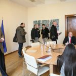 След близо два часа дискусия в социалното ведомство приключи първият тур от започналите на 20. 01.  редовни вторнишки срещи на вицепремиера Ивайло Калфин с представители на партиите