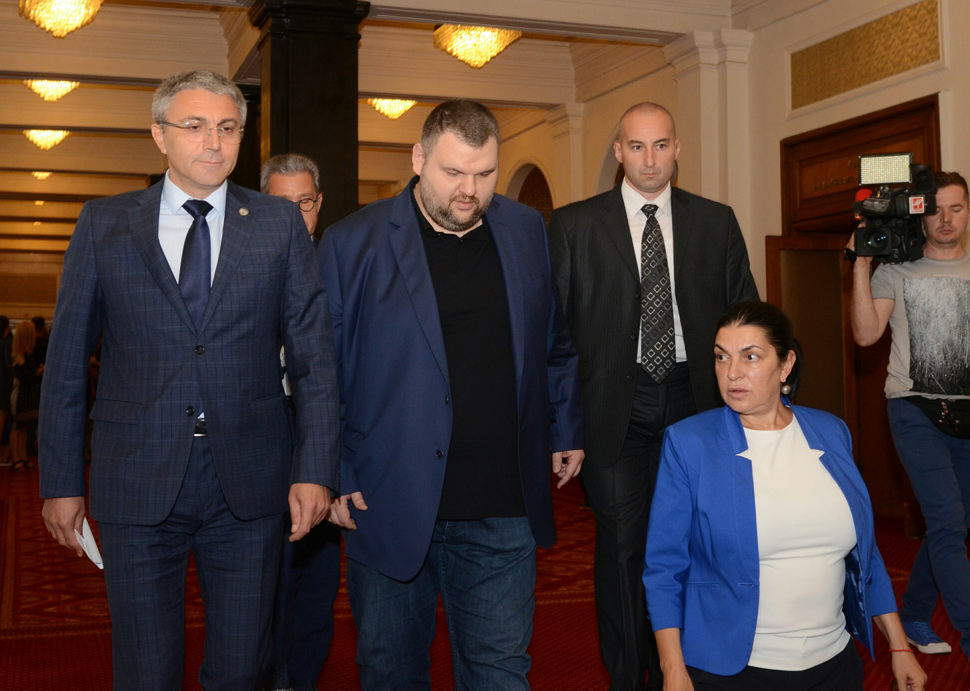 Парламент Делян Пеевски