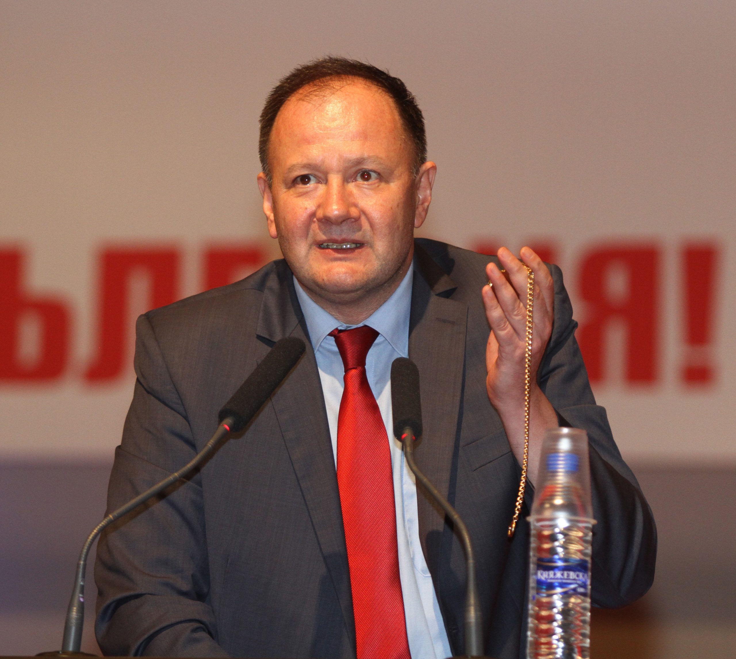 михаил миков