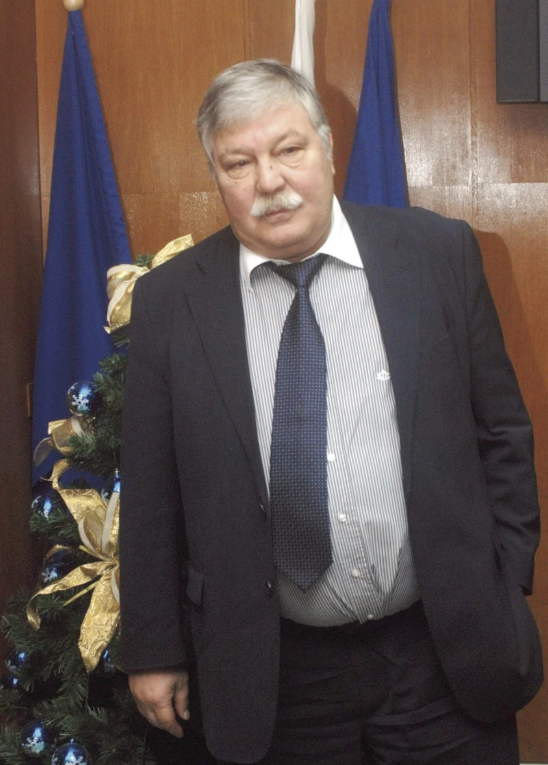 Според генерал Тонев не сградите и апаратурата