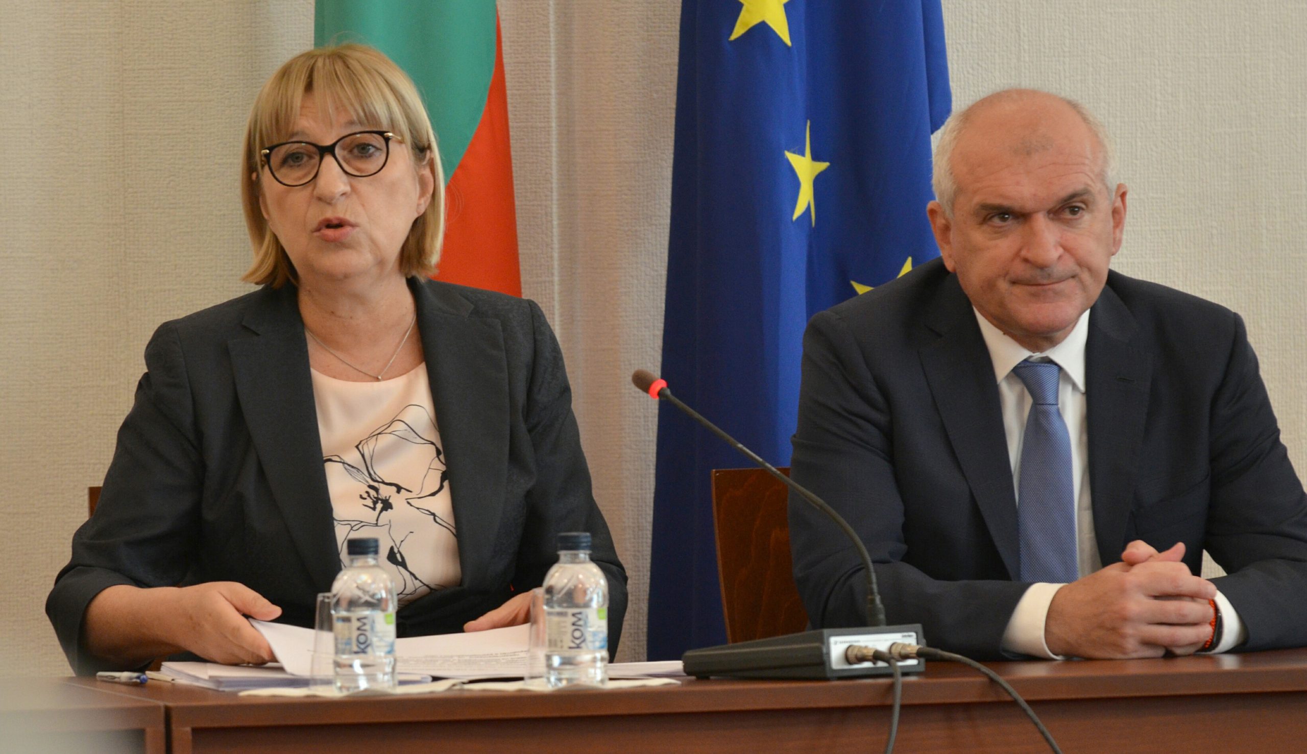 Парламент Цецка Цачева мин. на правосъдието
